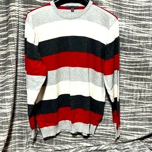 Menβs Old Navy sweater